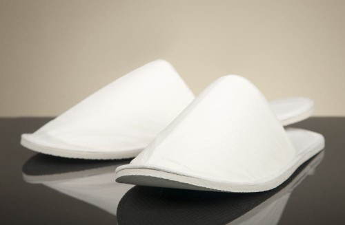 KAPCIE FLIZELINOWE ZAMKNIETE, PODESZWA 5mm